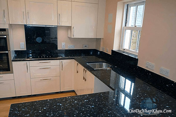 Tại sao nên lựa chọn đá granite để ốp bếp?